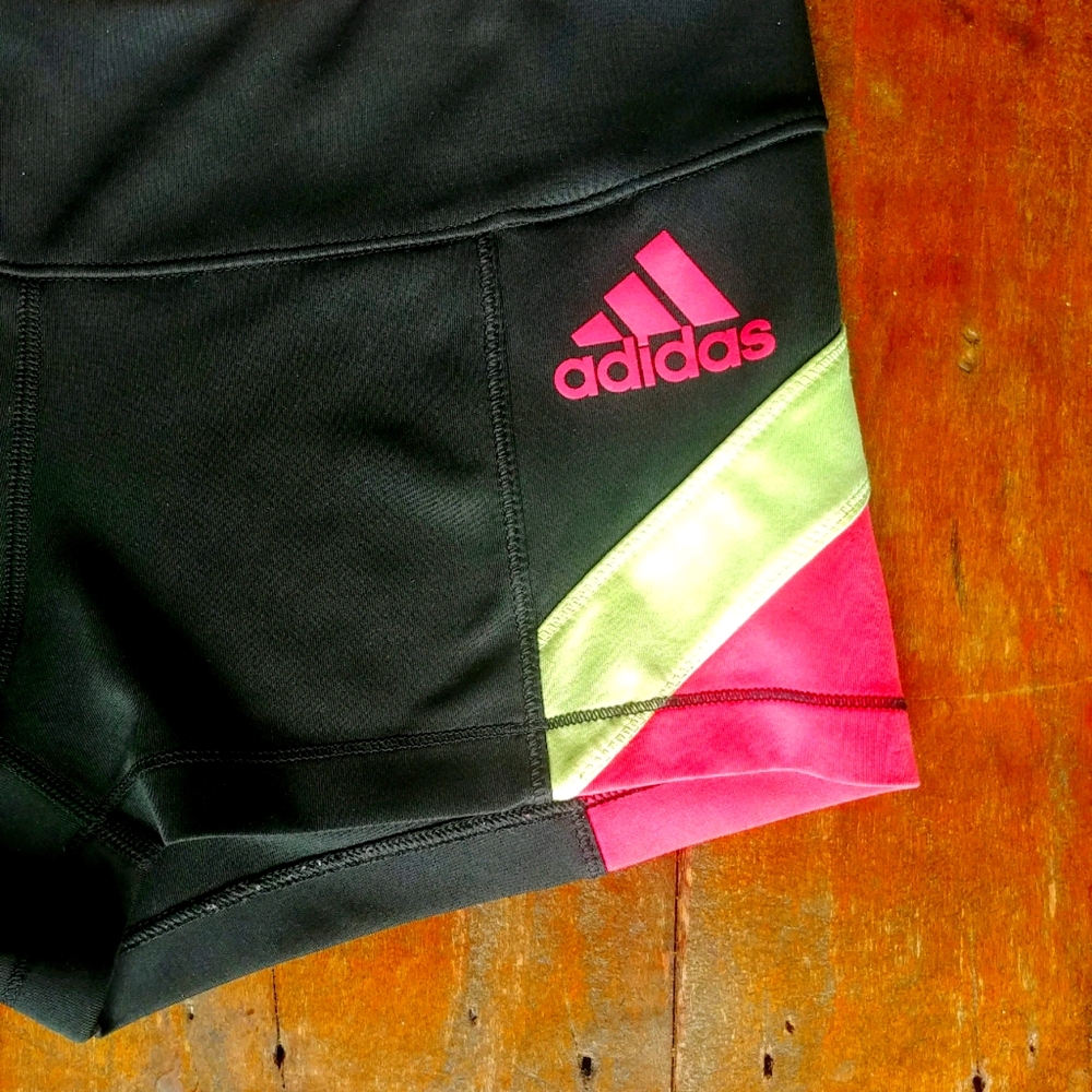 Shorts - Picture 3 of 3